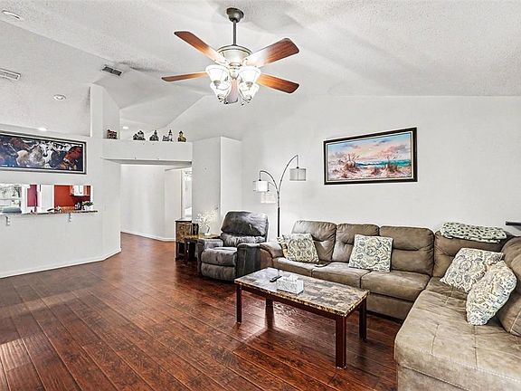3rd image of 531 HEATHER GLEN DRIVE