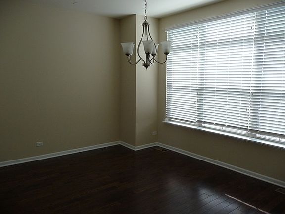 3rd image of 401 W Alpine Springs Dr