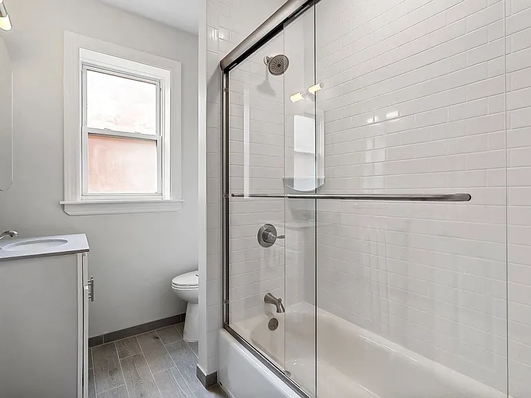 28 Gates Apartments — Photo 12
