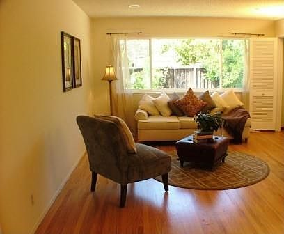 1st image of 1025 Bluebonnet Dr