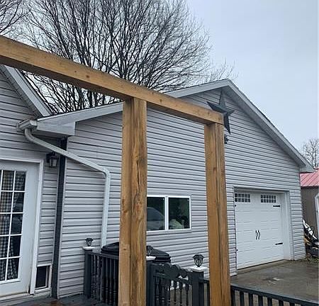 4th image of 33 Mullen Ave