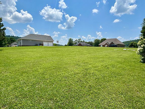 3rd image of 30 Palm Lot Cir
