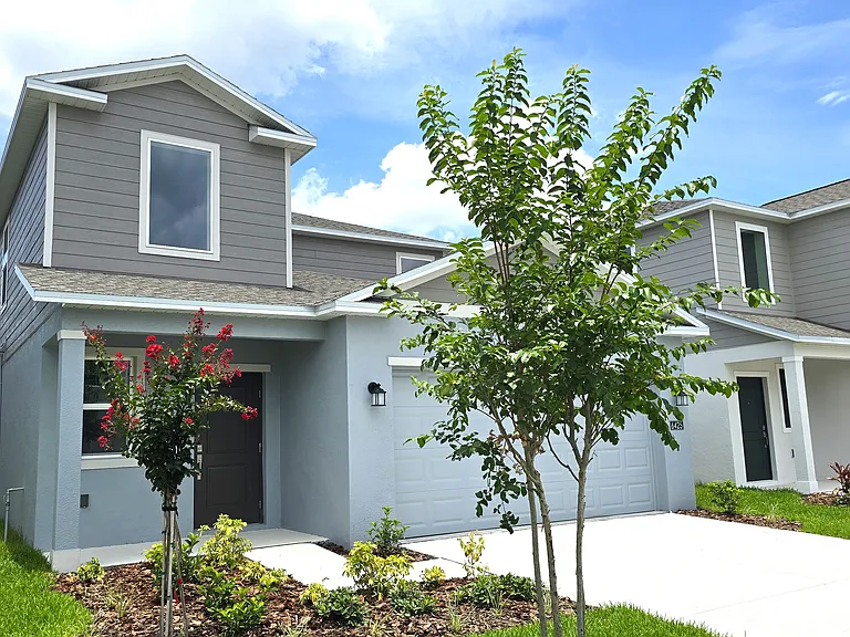 6425 Domizio Dr — Photo 2