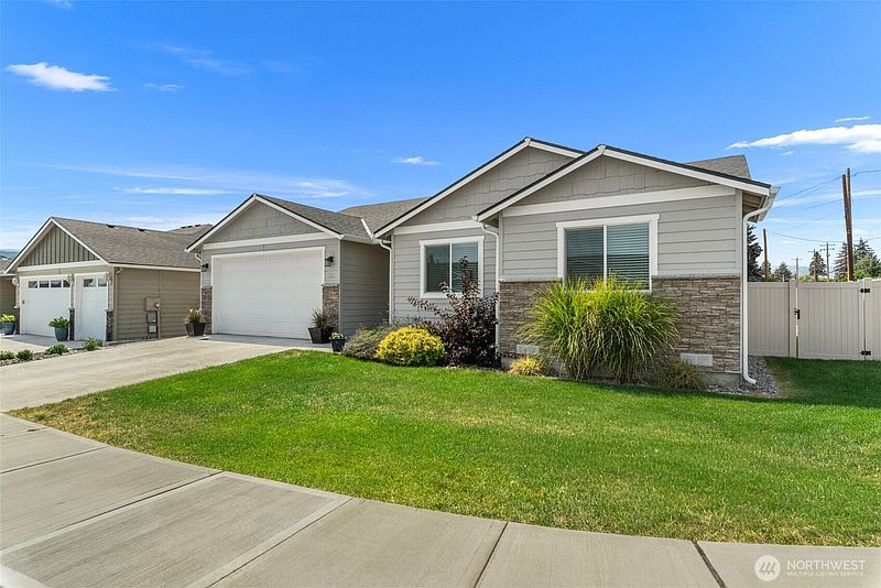 2nd image of 12 Emma Drive