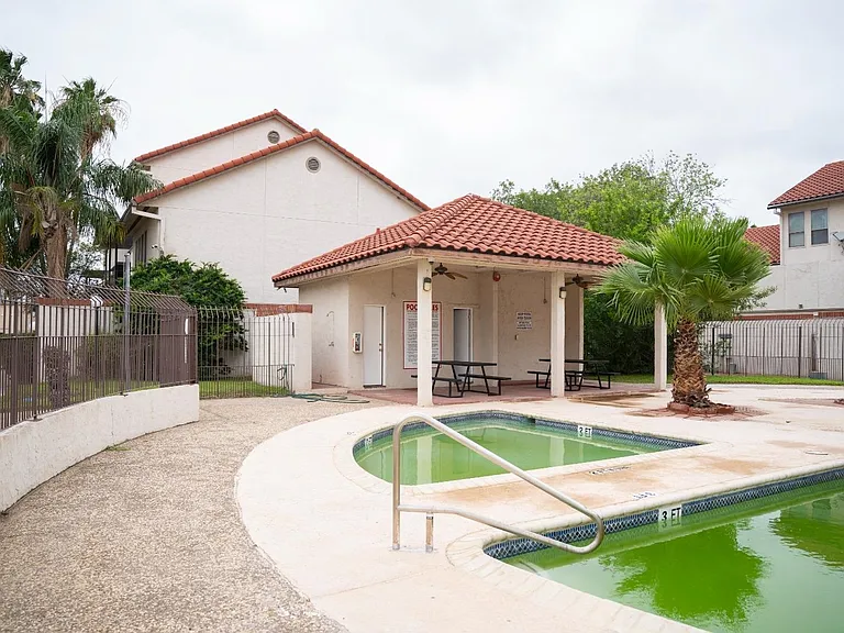 101 W Del Mar Blvd #9D — Photo 28
