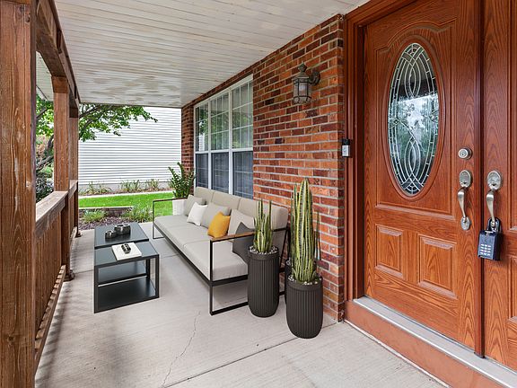 3rd image of 23706 Greenfield Dr