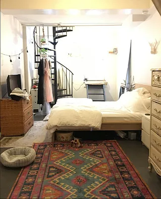 Rented by City Vista Inc | media 25