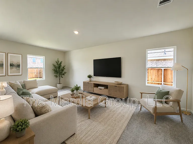 1213 Herring Dr — Photo 1