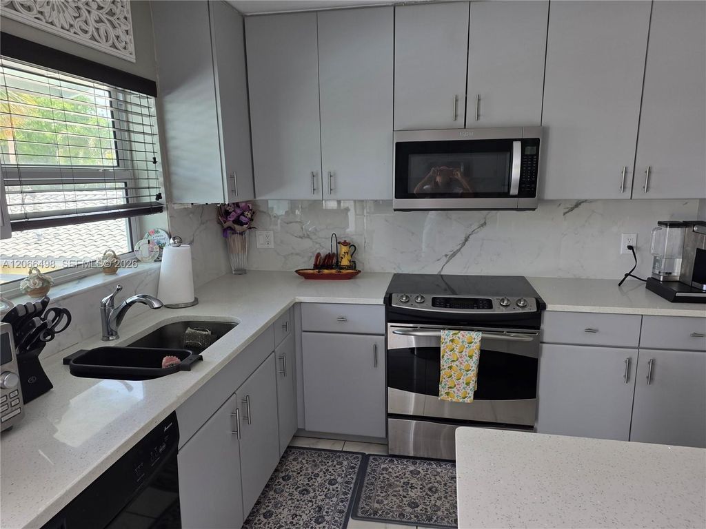 509 Hibiscus Ave APT 7, photo 5