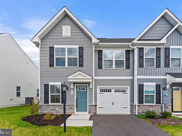 84 Dunster St, Martinsburg, WV 25405