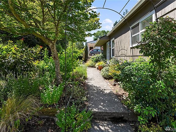 2nd image of 2105 Jackson Dr NW
