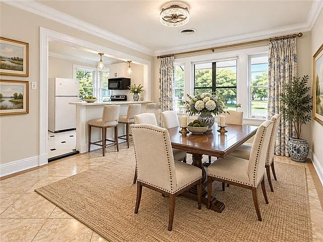 3 bed, 4.0 bath, 1322 sqft, $2,100 — Photo 4