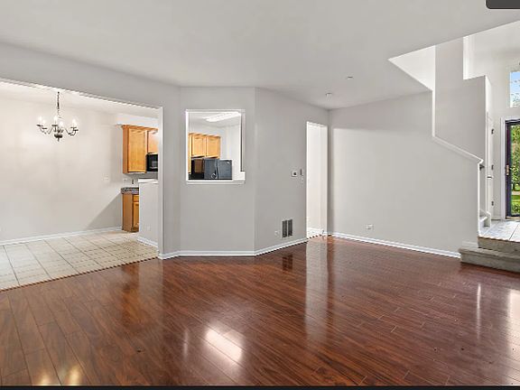 2nd image of 1563 Yellowstone Dr