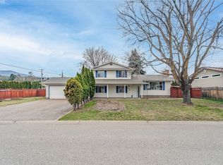 693 Paret Pl, Kelowna, BC V1W2K6