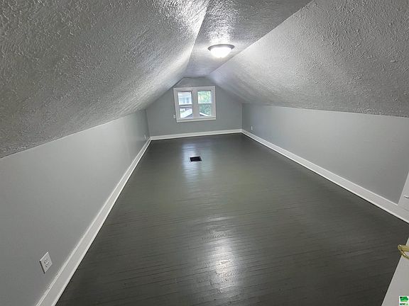 4th image of 2723 Prospect St