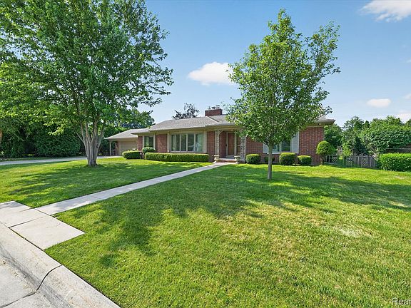 4th image of 3 Shorecrest Cir