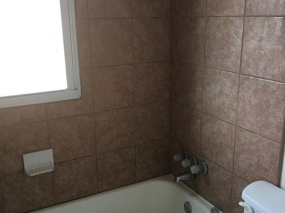 3rd image of 318 W 26th St #A