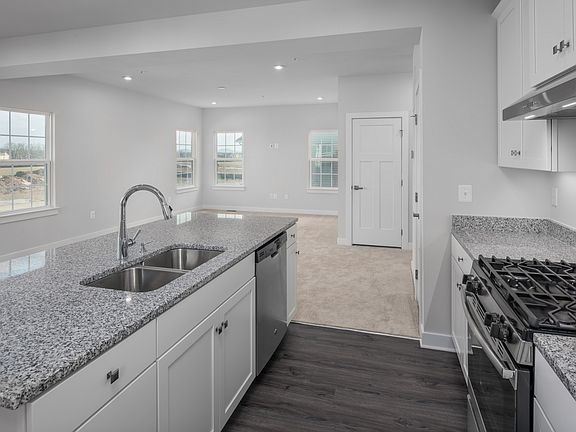 4th image of 922 Green Valley Lot 153