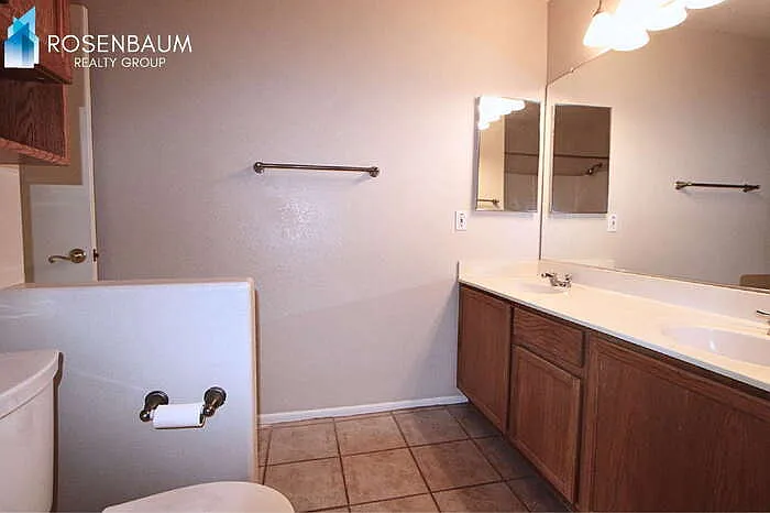 8736 W Lockland Ct — Photo 16