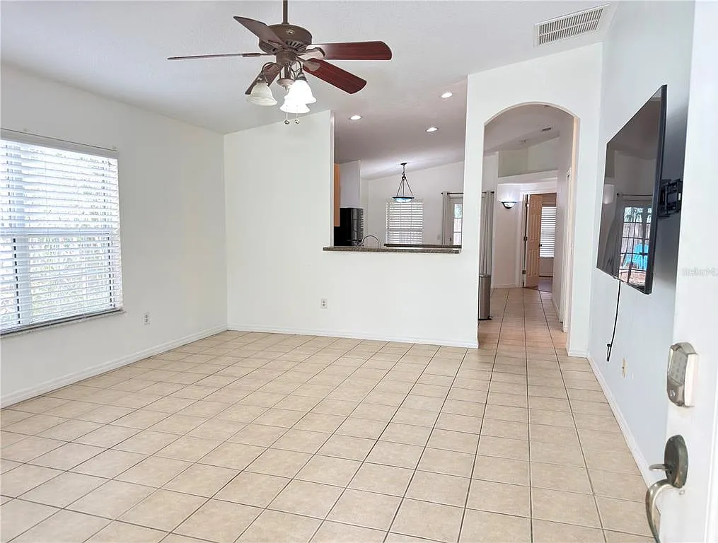 3 bed, 2.0 bath, 1343 sqft, $2,700 — Photo 4