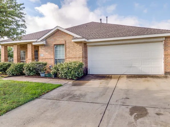 2101 Thistle Ln, Forney, TX 75126