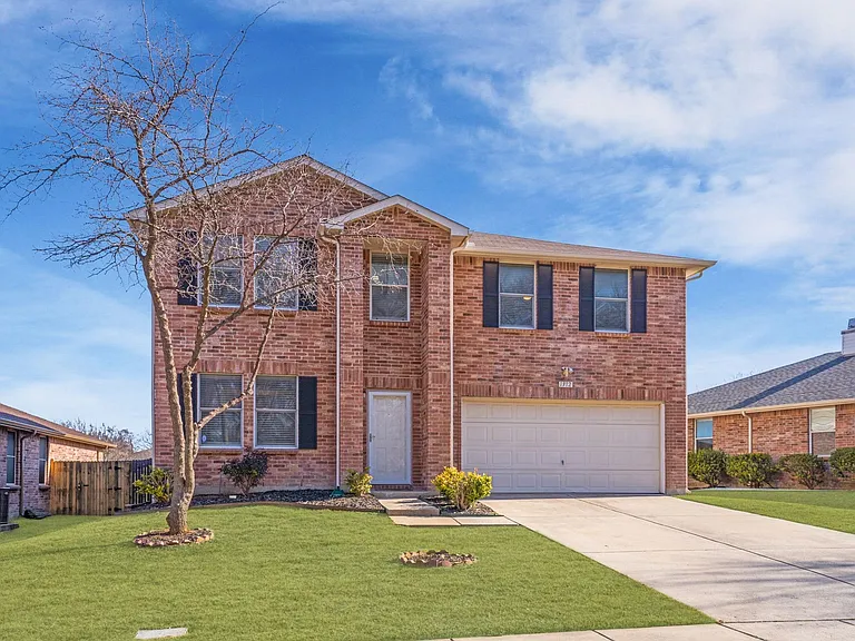 1312 Annalea Dr — Photo 1