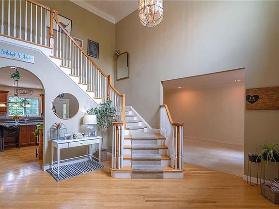 3rd image of 4223 E Wyndemere Cir