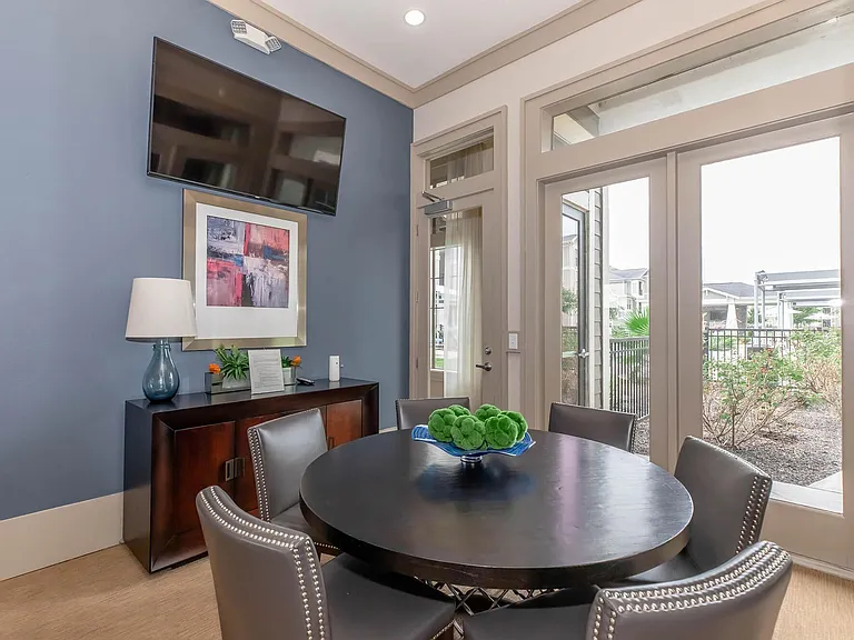 Aria Victoria Apartments — Photo 24