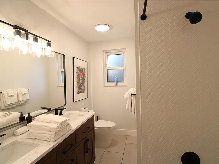 3745 SW 6th Pl — Photo 15