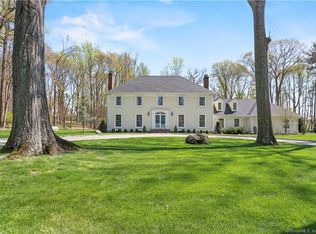 111 Queens Grant Ln, Fairfield, CT 06824