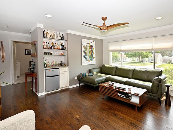 5th image of 3803 Linwood Ave