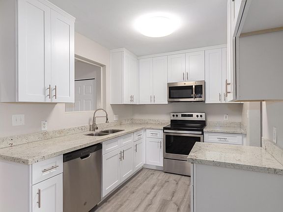 5th image of 260 N Harris Dr