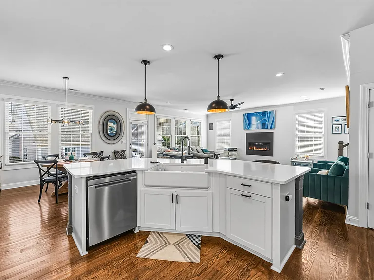 615 Berkmans Ln — Photo 38