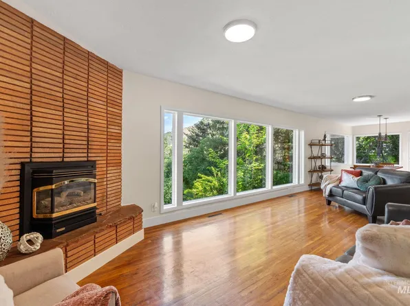 56 W Fife St, Lava Hot Springs, ID 83246