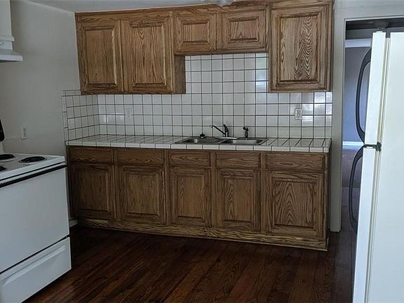 2nd image of 410 N Saline St