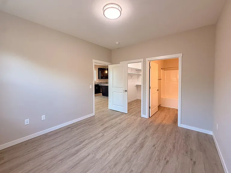 5534-5564 Skyline Rd S — Photo 48