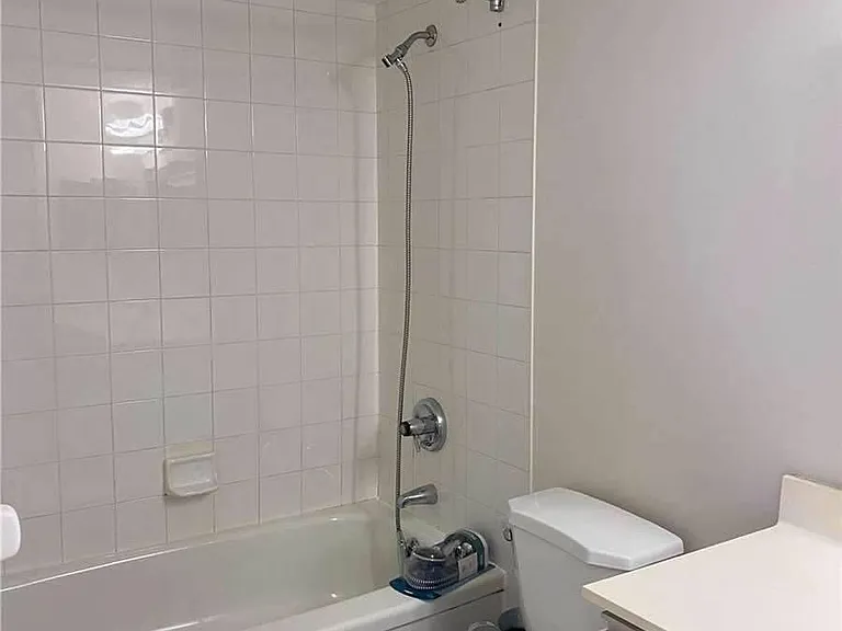 91 Townsgate Dr #411 — Photo 9