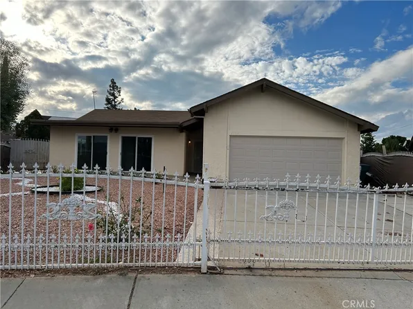 4464 Superior St, Riverside, CA 92505