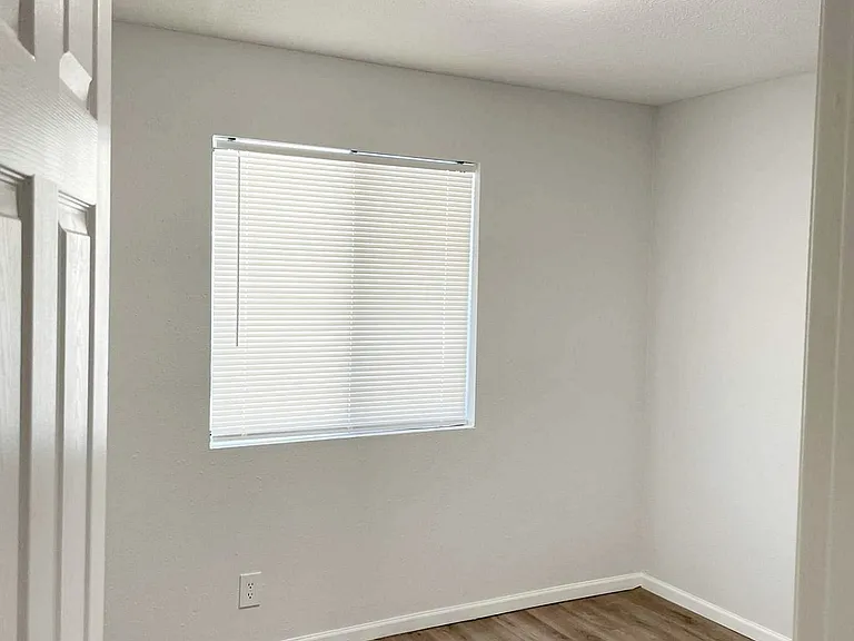 4915 Huntington Ave #6 — Photo 13