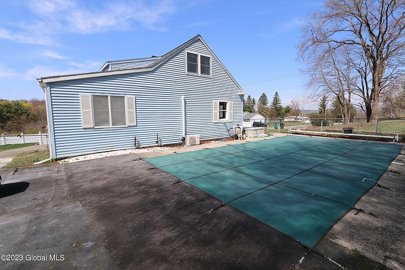 4th image of 55 Abbott Drive