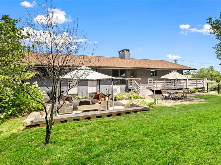 813 N Cedar Bluff Rd — Photo 40