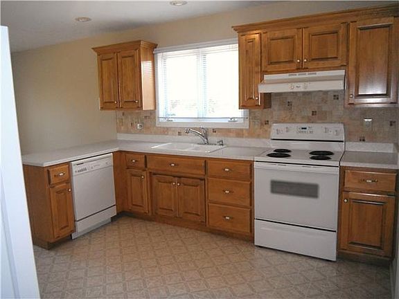 3rd image of 3133 E Glenview Dr