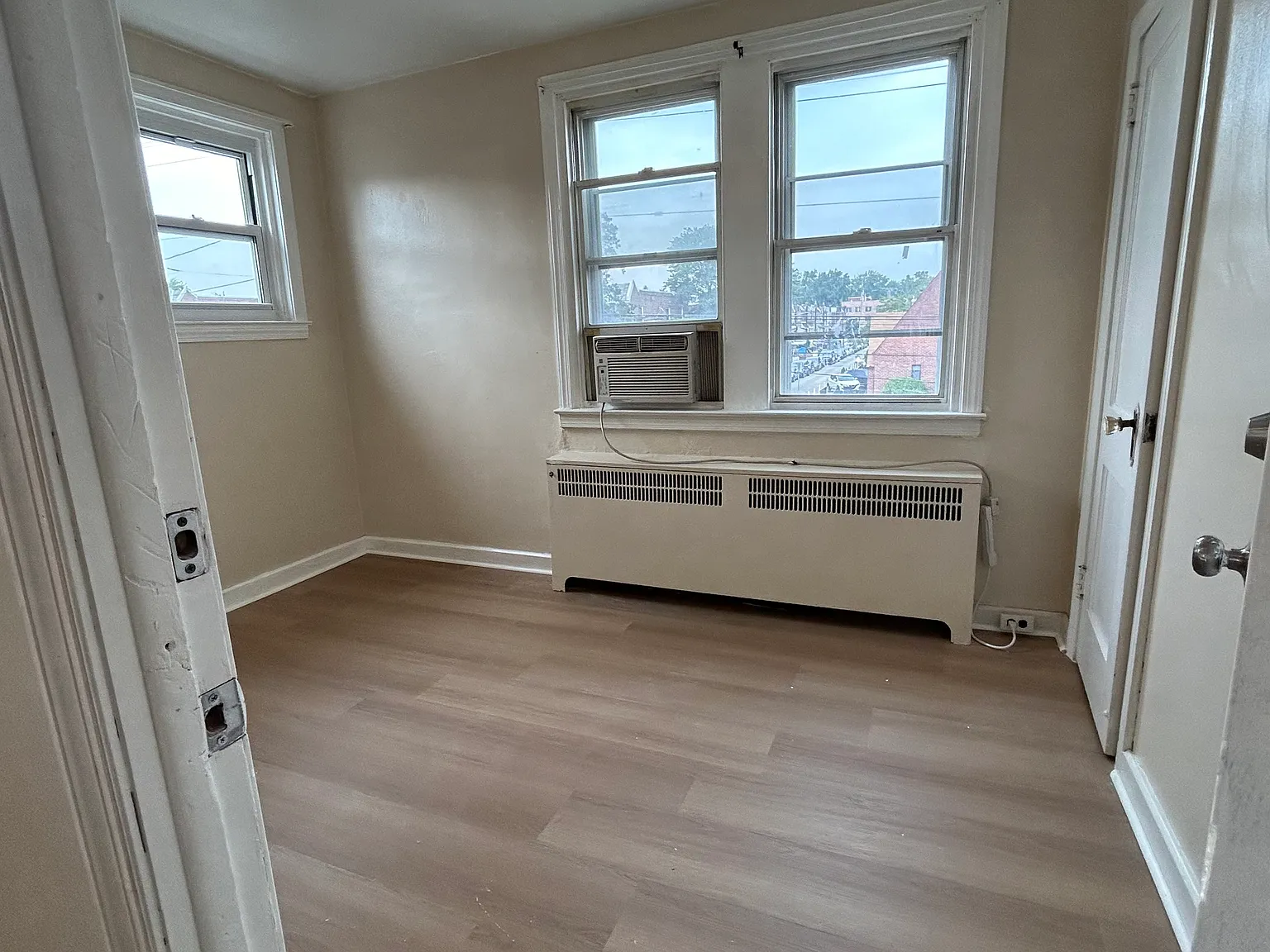 3 bed, 900 sqft, $1,275 — Photo 3