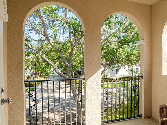 3rd image of 186 Soriano Dr