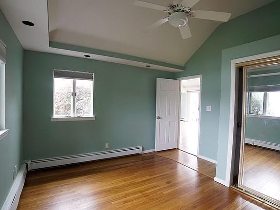 5th image of 22 Diamond Ave