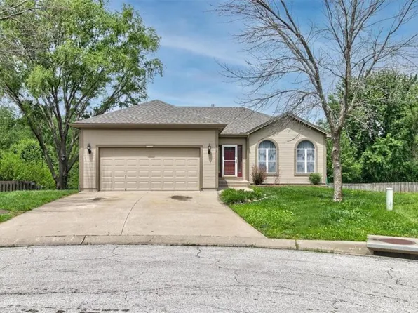 818 N Cloverdale Ct, Independence, MO 64056