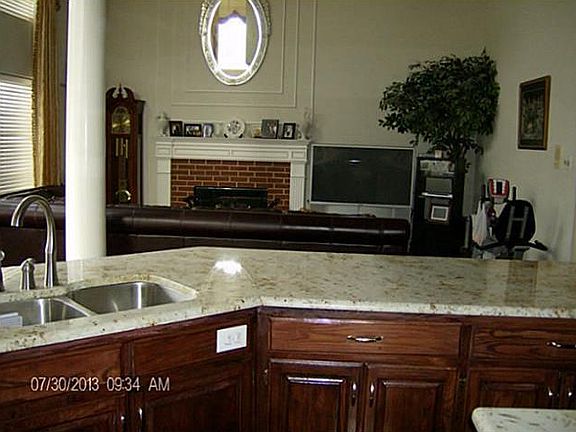 4th image of 2701 Farmland Dr
