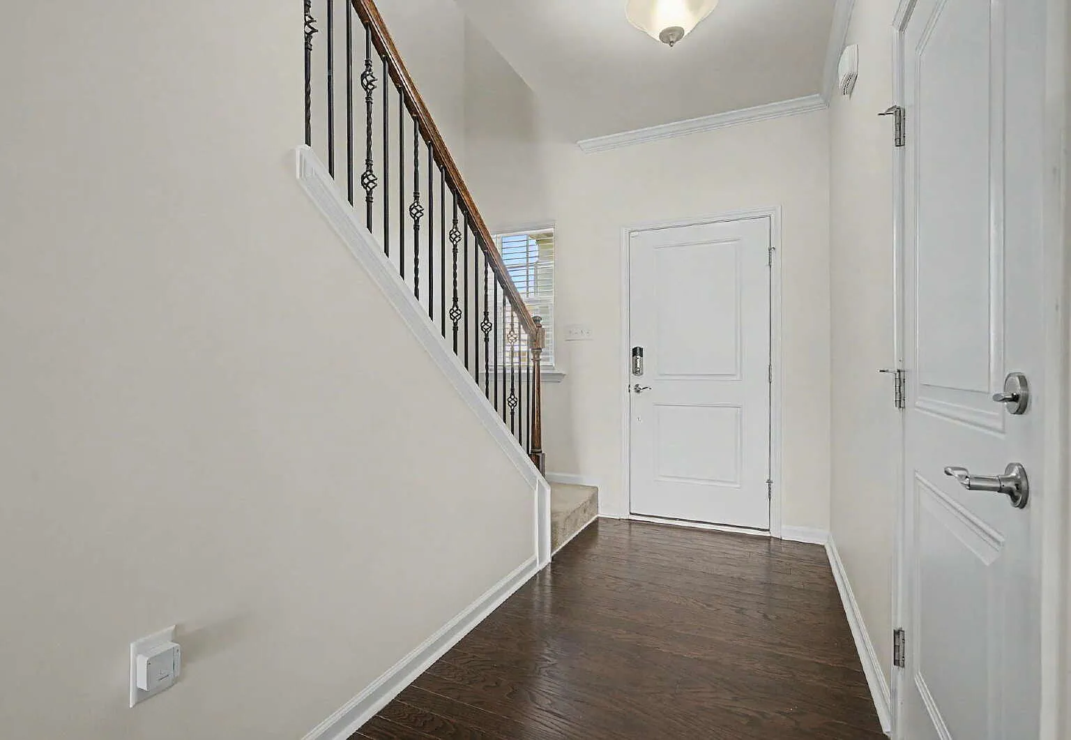 4 bed, 3.0 bath, 2576 sqft, $2,395 — Photo 4