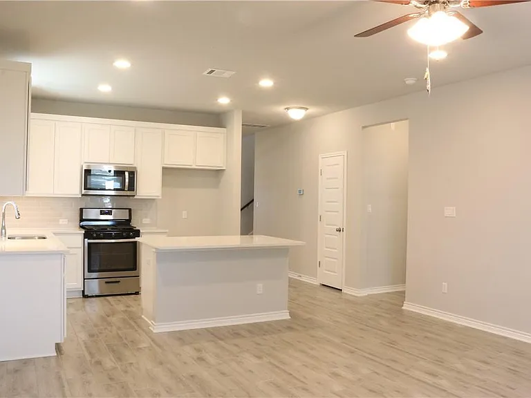 1124 Oak Chase Way — Photo 21