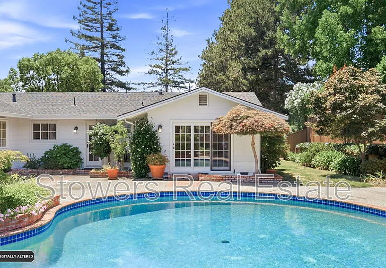 31 Mott Dr — Photo 1